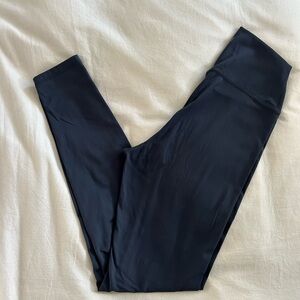 Monday Body Acadia leggings in Slate 💙 size M